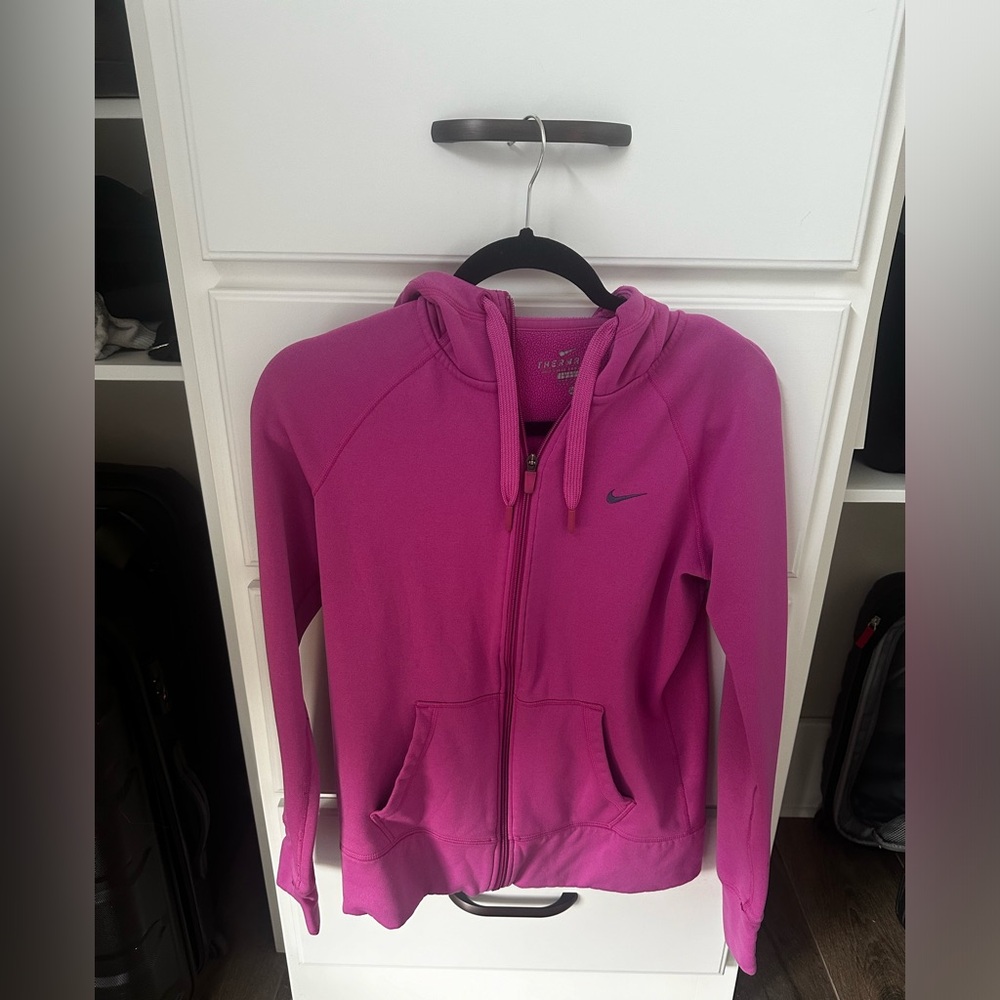 Nike Therma-Fit Fleece in Pink